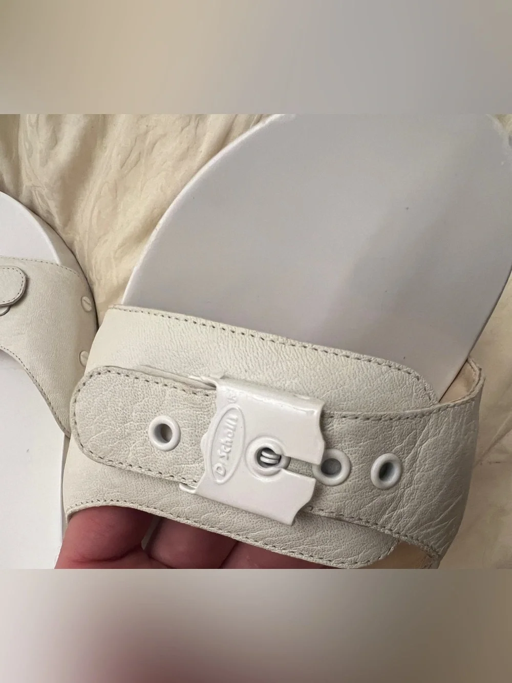DR. SCHOLL’s white sandals 9